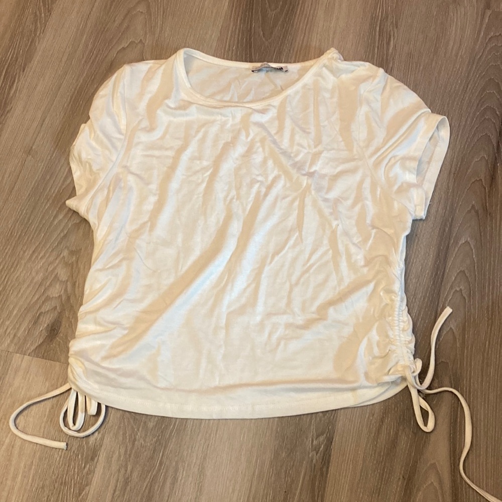 Fashion nova stringy white crop top size Large( never worn.)